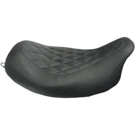 MUSTANG 76694 SEAT WIDE TRIPPER SOLO DIAMOND STITCH BLACK